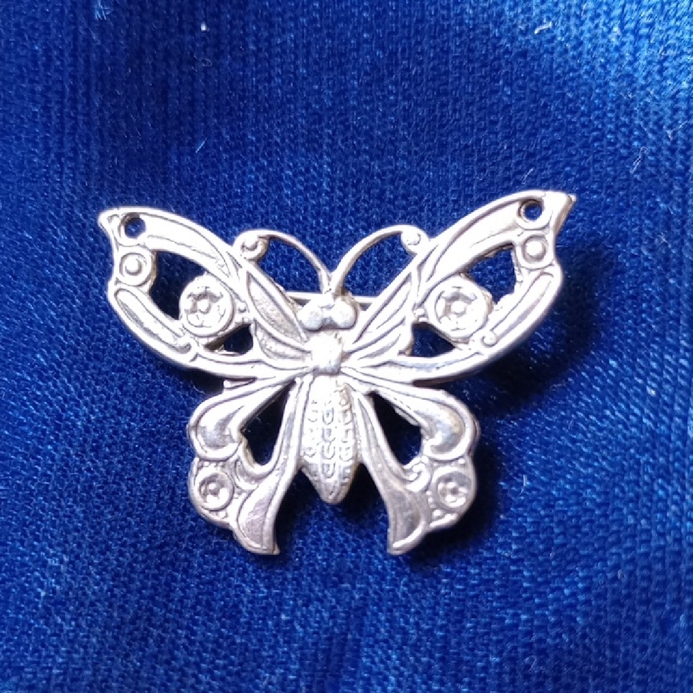 Elegant Sterling Silver 🦋 Butterfly Brooch/Pin